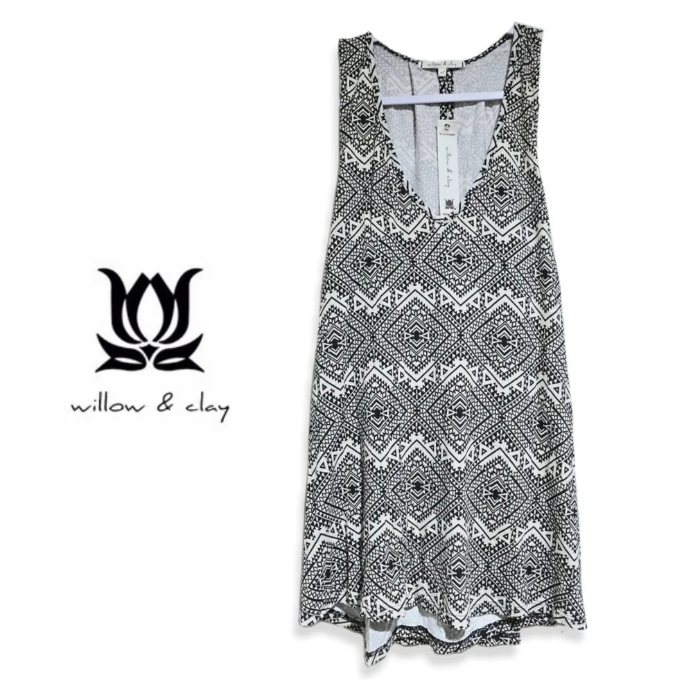 ✨️4/$20. NWT WILLOW & CLAY Sleeveless Aztec Print Open Back Blouse, M - Picture 2 of 12